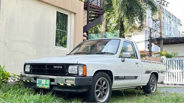 Toyota Hilux Hero 1988 รุ่นย่อยอื่นๆ Pickup ดีเซล ไม่ติดแก๊ส เกียร์ธรรมดา ขาว รูปที่ 2