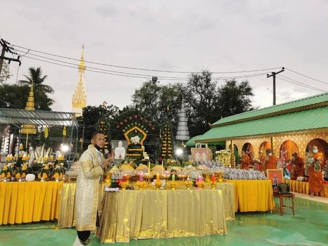 เปิดให้บูชา เหรียญบรมครูแพทย์ท่านชีวกโกมารภัจจ์ ด้านหลังท้าวเวสสุวรรณ ทำพิธีวัดพระธาตุพนม จ.นครพนม งานพิธีหล่องเท่าองค์จริง องค์บรมคีปู่ชีวกโกมารภัจจ์ปางบดยา รูปที่ 8