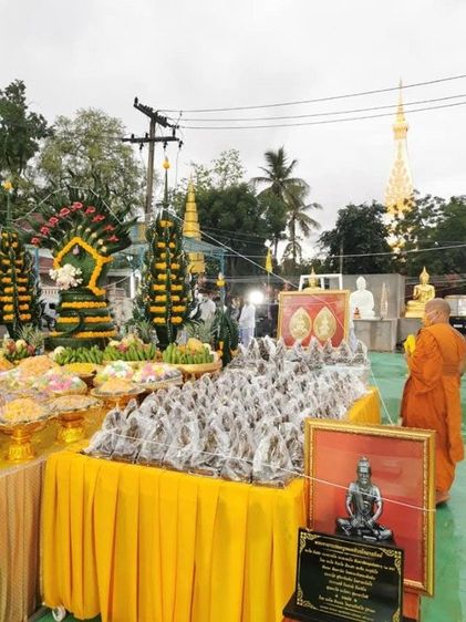 เปิดให้บูชา เหรียญบรมครูแพทย์ท่านชีวกโกมารภัจจ์ ด้านหลังท้าวเวสสุวรรณ ทำพิธีวัดพระธาตุพนม จ.นครพนม งานพิธีหล่องเท่าองค์จริง องค์บรมคีปู่ชีวกโกมารภัจจ์ปางบดยา รูปที่ 9
