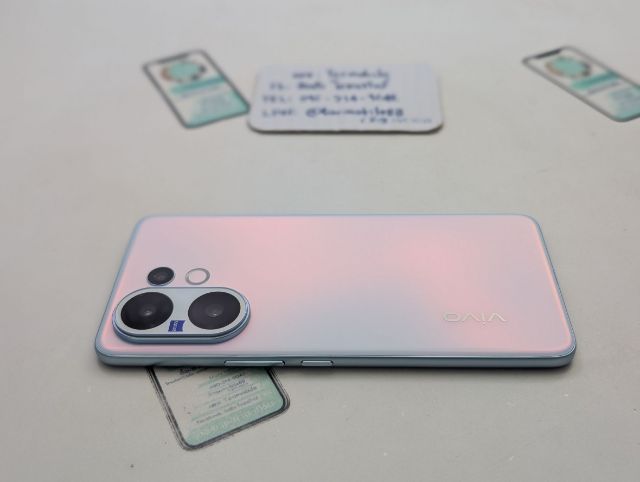 Vivo V60 5G Ram 12 Rom 512 ศูนย์ไทย อายุ 12 วัน สภาพใหม่เอี่ยม มีตัวเครื่องอย่างเดียว ไม่มีอุปกรณ์อื่น ประกันยาว เพียง 9,990 บาท ครับ รูปที่ 4