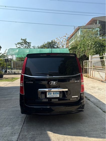 Hyundai H-1  2017 2.5 Deluxe ดีเซล เกียร์อัตโนมัติ ดำ รูปที่ 2