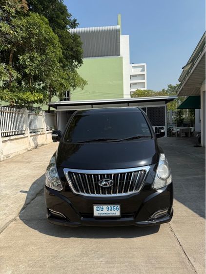 รถ Hyundai H-1  2.5 Deluxe สี ดำ