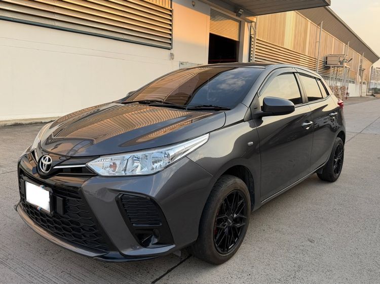 รถ Toyota Yaris 1.2 Smart สี ดำ