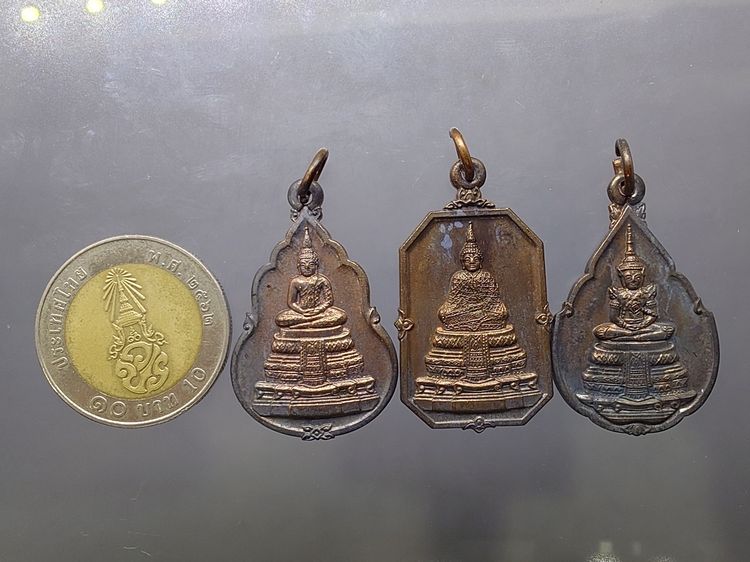 พระแก้วมรกต 3 ฤดู ที่ระลึกเปิดสำนักงานใหญ่ ธนาคารกรุงไทย (หลวงปู่ดู่ วัดสะแก อธิษฐานจิต) พ.ศ.2525 เนื้อนวะ หายาก พร้อมกล่องเดิมๆ รูปที่ 6