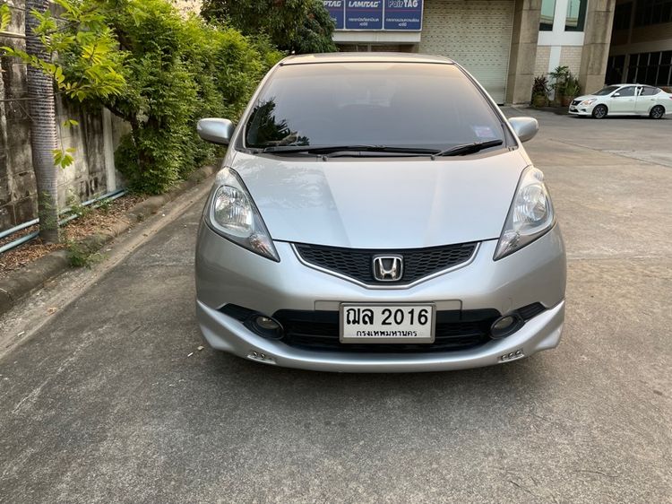 รถ Honda Jazz 1.5 SV i-VTEC สี บรอนซ์เงิน