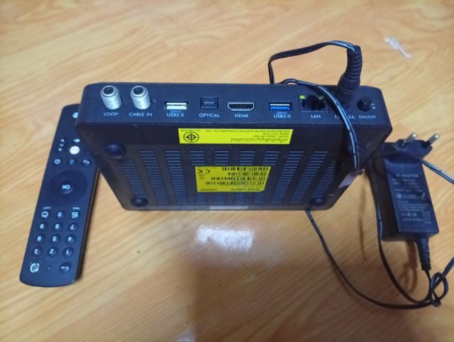 กล่องจานดาวเทียมรุ่นเก่า