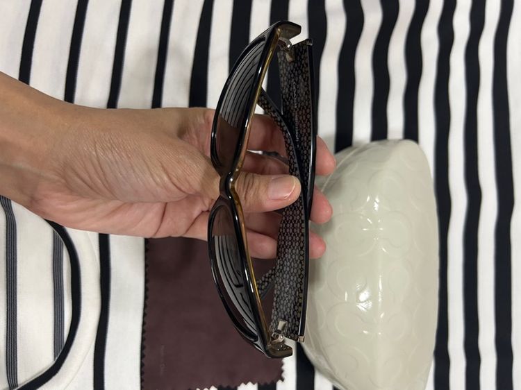 แว่นกันแดด Coach แท้ค่ะ รูปที่ 3