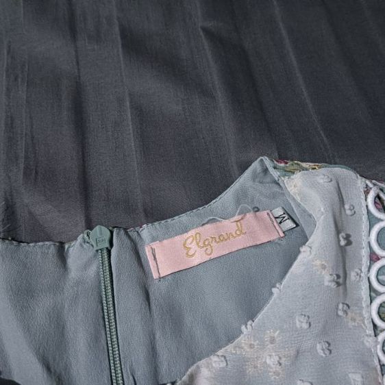 ชุดเดรส ลายดอกไม้