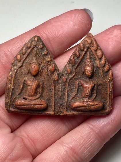 พระขุนแผนคู่เนื้อดิน