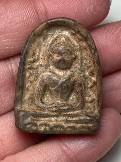 พระซุ้มกอเนื้อดิน