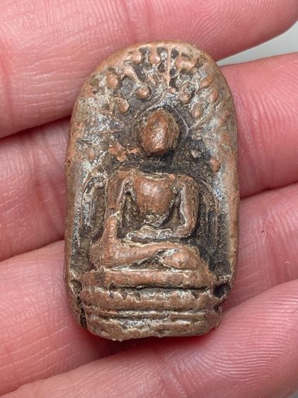 พระคงลำพูนเนื้อดิน