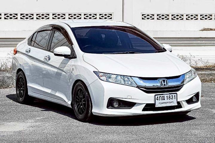 Honda City 2015 1.5 V Plus i-VTEC Sedan เบนซิน ไม่ติดแก๊ส เกียร์อัตโนมัติ ขาว รูปที่ 2