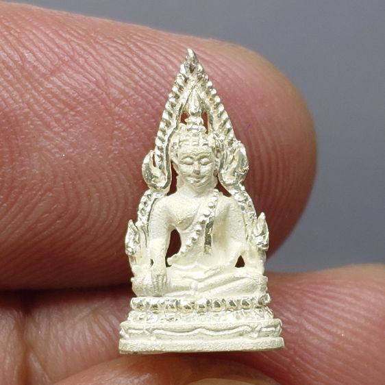 พระพุทธชินราช ลอยองค์ เนื้อเงิน รุ่น “รวมมหาบารมีอุดมทรัพย์” วัดบวรนิเวศวิหาร ปี2540 พร้อมการ์ดรับรอง และกล่องเดิม รูปที่ 3