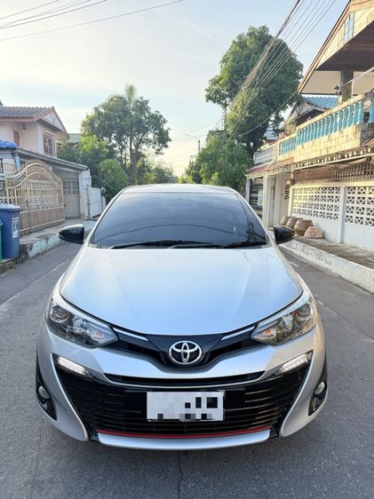 รถ Toyota Yaris ATIV 1.2 S สี บรอนซ์เงิน