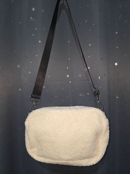 กระเป๋า Crossbody ขนนุ่มนิ่ม สีครีม แบรนด์ Najell ของ สวีเดน รูปที่ 4