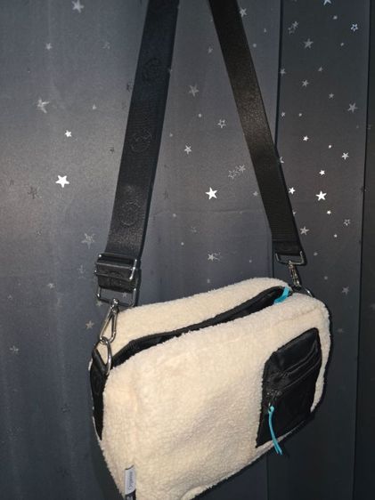กระเป๋า Crossbody ขนนุ่มนิ่ม สีครีม แบรนด์ Najell ของ สวีเดน รูปที่ 2