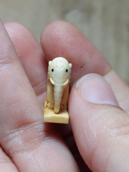 เครื่องรางช้างวัดโพธิสัมพันธ์หลวงปู่ทิมวัดละหารไร่ระยอง รูปที่ 2