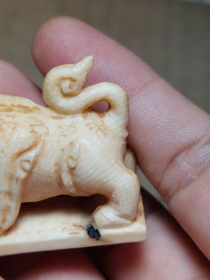 เครื่องรางหมูทรงเครื่องหลวงพ่อเฮงวัดเขาดินเก่าตัวใหญ่สวยมาก รูปที่ 9