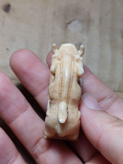 เครื่องรางหมูทรงเครื่องหลวงพ่อเฮงวัดเขาดินเก่าตัวใหญ่สวยมาก รูปที่ 4