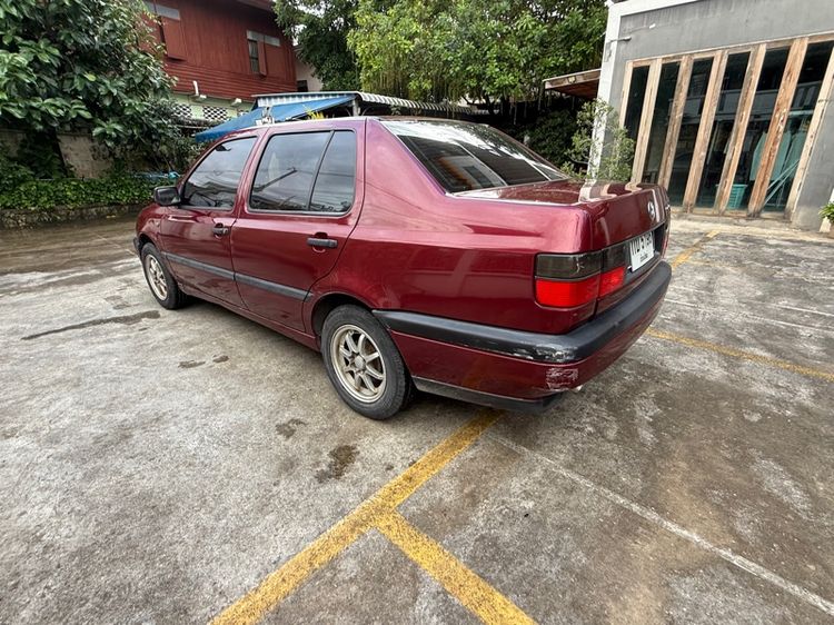 Volkswagen Vento 2001 1.8 GL Sedan เบนซิน ไม่ติดแก๊ส เกียร์อัตโนมัติ แดง รูปที่ 4