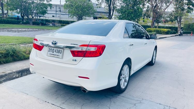Toyota Camry 2013 2.5 Hybrid Premium Sedan ไฮบริด เกียร์อัตโนมัติ ขาว รูปที่ 3