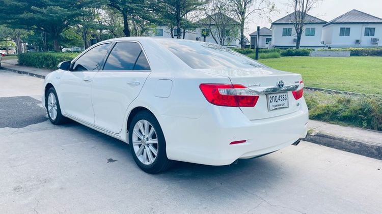 Toyota Camry 2013 2.5 Hybrid Premium Sedan ไฮบริด เกียร์อัตโนมัติ ขาว รูปที่ 4