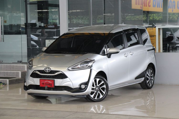 รถ Toyota Sienta 1.5 V สี บรอนซ์เงิน