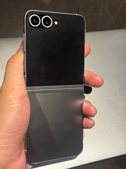 Galaxy Z Flip 5 256 GB ขาย Samsung flip6 256G  ยกกล่อง สภาพสวย 11500
