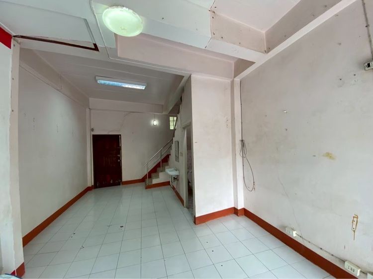 ไม่ใช่ ให้เช่าอาคารพาณิชย์ ติดรั้วมหาวิทยาลัยอุบลราชธานี ทำเลดี เหมาะค้าขาย เปิดร้าน หรือทำออฟฟิศ รูปที่ 3