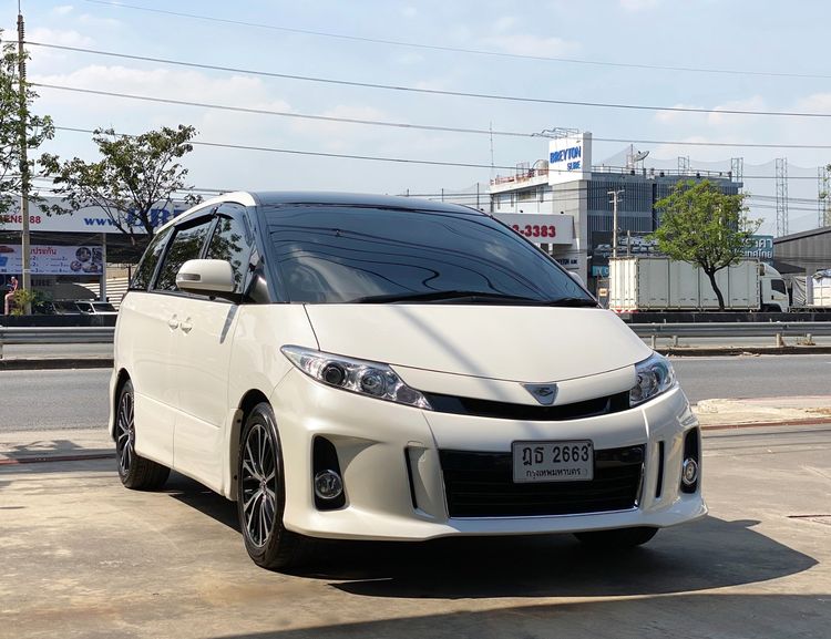 รถ Toyota Estima 2.4 G สี ขาว