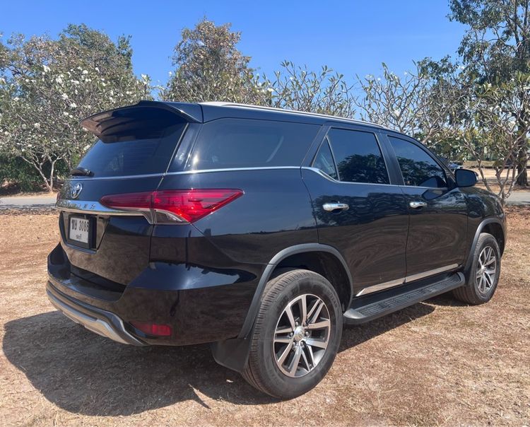 Toyota Fortuner 2015 2.4 G ดีเซล เกียร์อัตโนมัติ ดำ รูปที่ 4