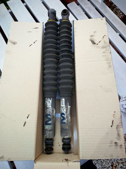 โช้คอัพหลัง ฟอร์จูนเนอร์ procomp mx6, ปรับ 6 ระดับ มือสอง ไม่มีรั่วซึม ใช้มาแล้วประมาณ 140,000 กิโลเมตร รูปถ่ายเพิ่งถอดจากรถ ไม่มีคราบน้ำมัน รูปที่ 3