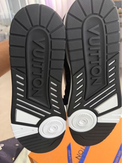 รองเท้า LV รูปที่ 4