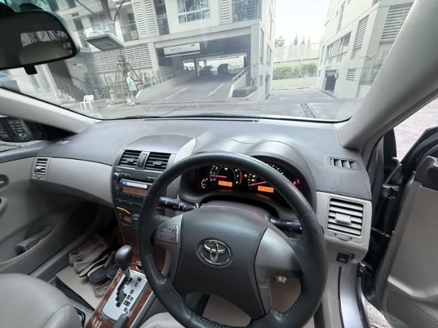 รถ Toyota Altis 1.8 E สี เทา