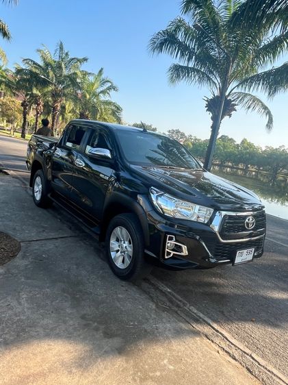 Toyota Hilux Vigo 2018 2.5 Double Cab E Prerunner Pickup ดีเซล เกียร์ธรรมดา ดำ รูปที่ 4