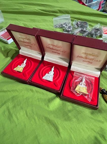 หลวงพ่อโสธรรุ่นกรมตำรวจ 80 ปีพร้อมกล่องเดิมกล่องหนัง รูปที่ 4