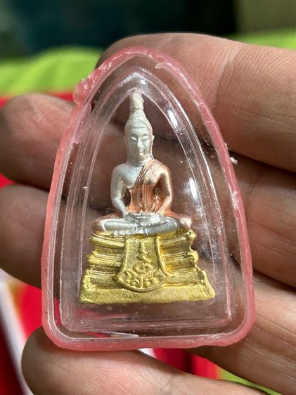 หลวงพ่อโสธรรุ่นกรมตำรวจ 80 ปีราคาองค์ละ 650 บาทรวมส่งเก็บปลายทางสนใจองไหนทักได้เลยครับ รูปที่ 3