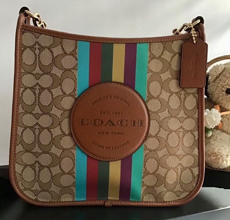 กระเป๋าสะพาย coach