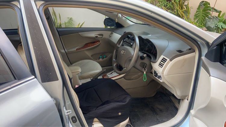 Toyota Altis 2010 1.6 E Sedan เบนซิน NGV เกียร์อัตโนมัติ เทา รูปที่ 3