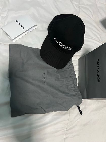 หมวก Balenciaga รูปที่ 2