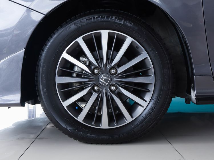 Toyota Corolla Cross 2020 1.8 Hybrid Premium Sedan เบนซิน ไม่ติดแก๊ส เกียร์อัตโนมัติ เทา รูปที่ 4