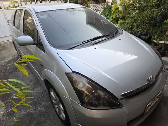 รถ Toyota Wish 2.0 Q Sport Touring II สี บรอนซ์เงิน