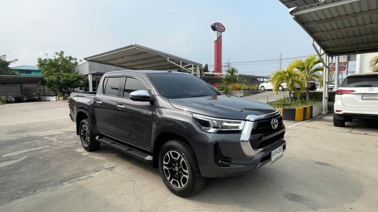 รถ Toyota Hilux Revo Double Cab 2.4 Mid Prerunner สี เทา