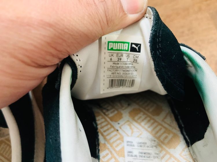 รองเท้า PUMA SUEDE แท้ 💯 เบอร์ 39 US 7 cm 25 คนเท้า 24.5-25.5 cm ใส่ได้ครับ สภาพดีมาก พื้นเต็ม ทรงสวย หายากน่าสะลมครับ รูปที่ 10