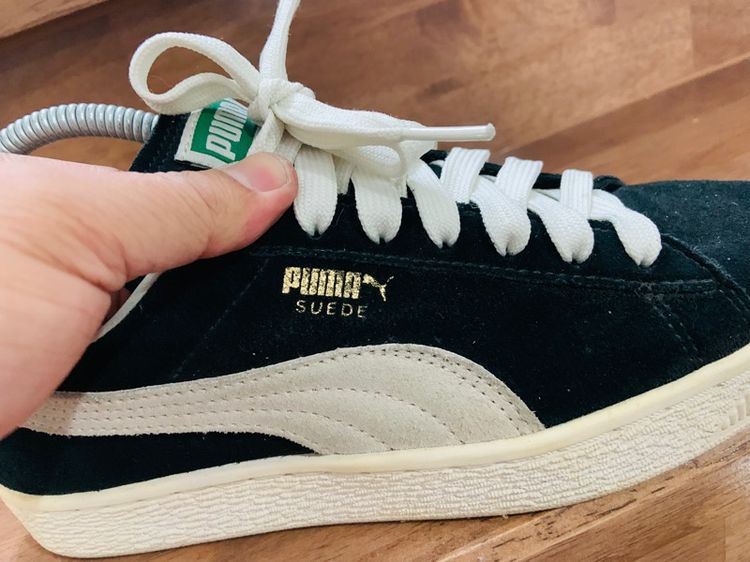 รองเท้า PUMA SUEDE แท้ 💯 เบอร์ 39 US 7 cm 25 คนเท้า 24.5-25.5 cm ใส่ได้ครับ สภาพดีมาก พื้นเต็ม ทรงสวย หายากน่าสะลมครับ รูปที่ 4