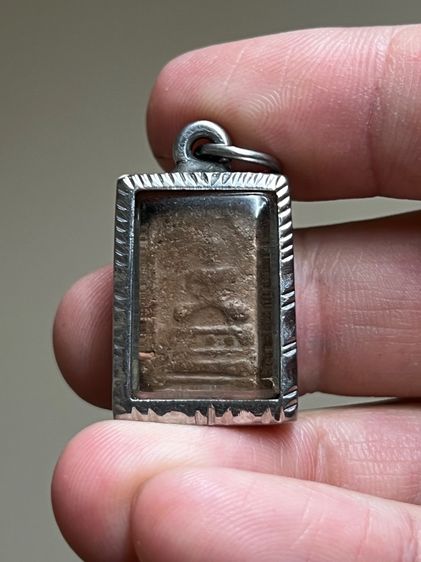 พระเนื้อดินเก่า