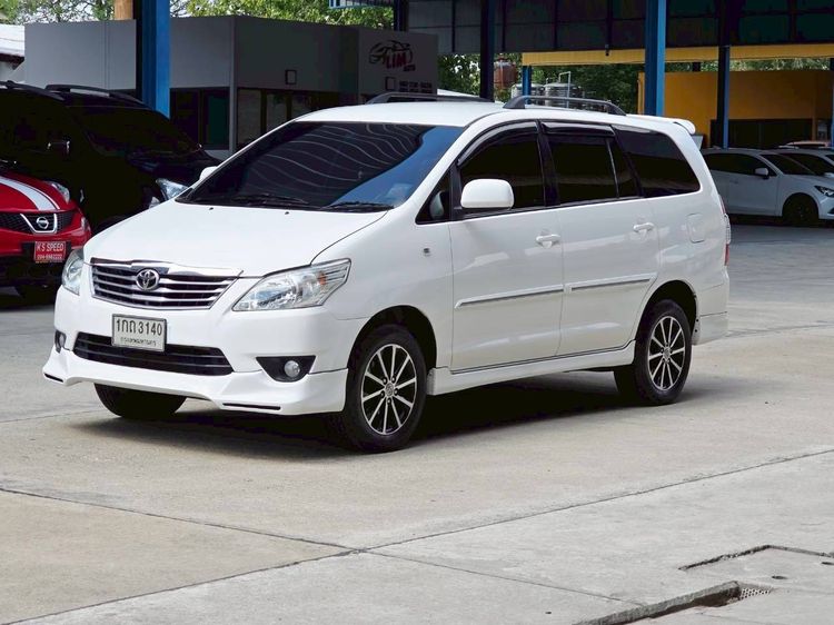 รถ Toyota Innova 2.0 G Option สี ขาว