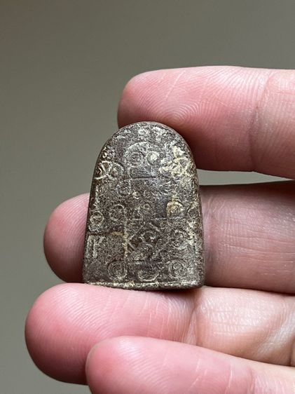 พระเนื้อดิน หลังยันต์ รูปที่ 2