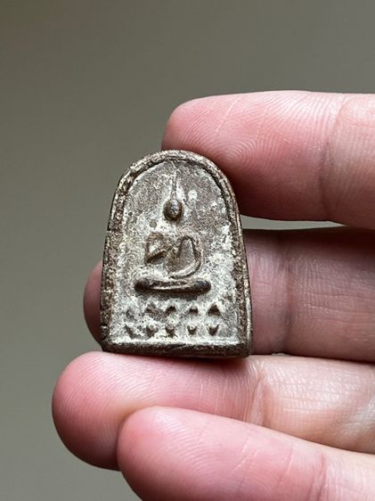 พระเนื้อดิน หลังยันต์