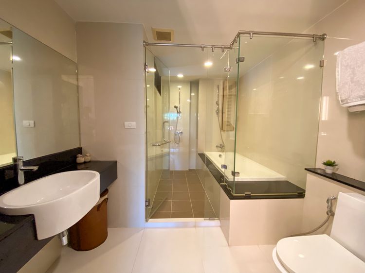 ไม่อนุญาต ตกแต่งครบ ขายห้องแบบ Penthouse ทองหล่อ ซอย 8 ระเบียงใหญ่ ตกแต่งพร้อมอยู่ ตรมละ แสนต้นๆ รูปที่ 4